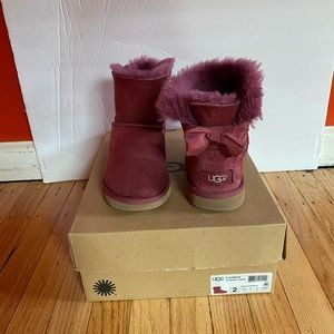 Girls Uggs.